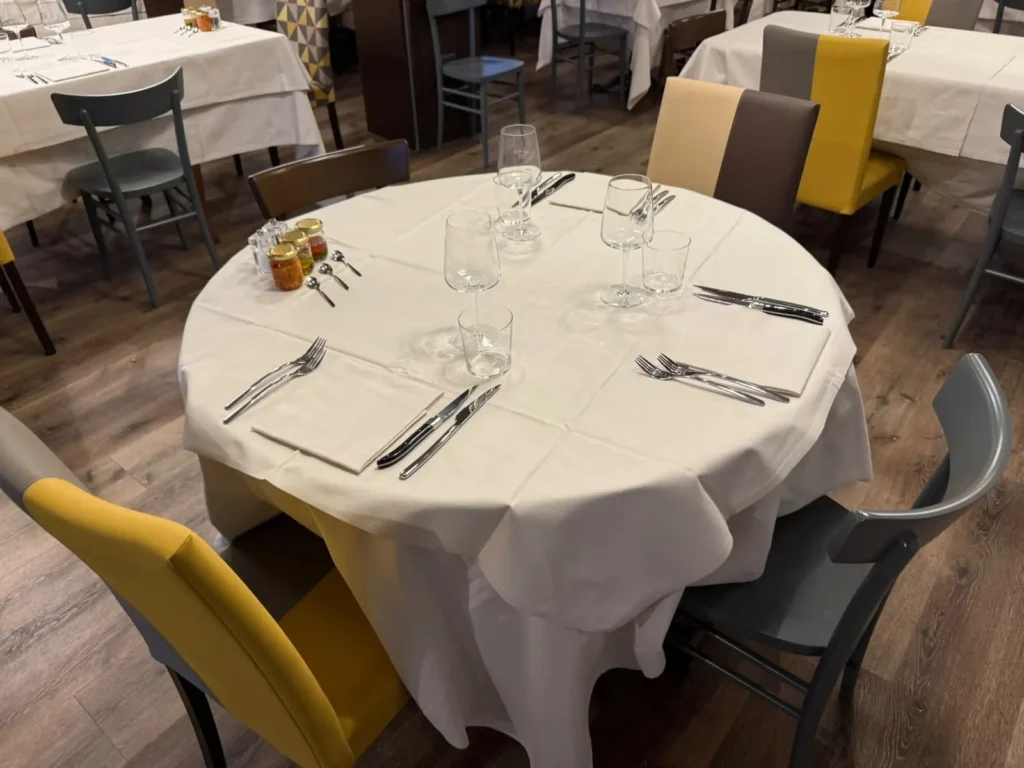 Tavolo apparecchiato cena elegante treviso dai fioi al marca